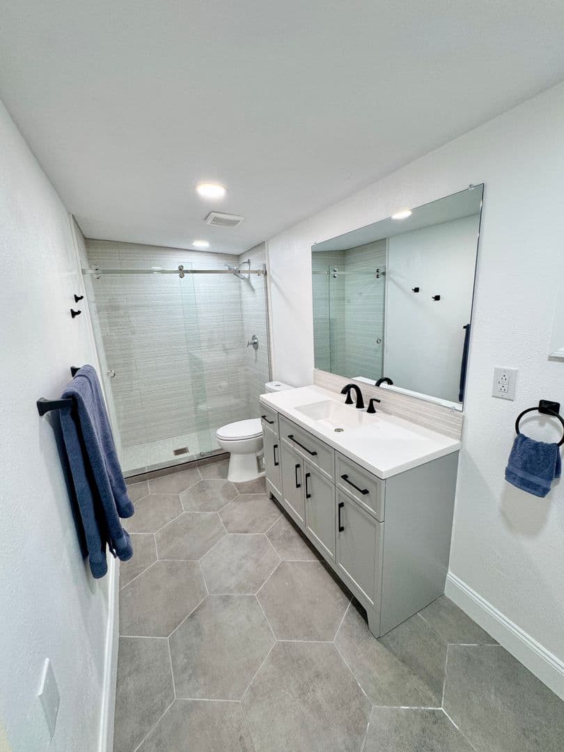 Clermont Condo: 439 Carroll Street
