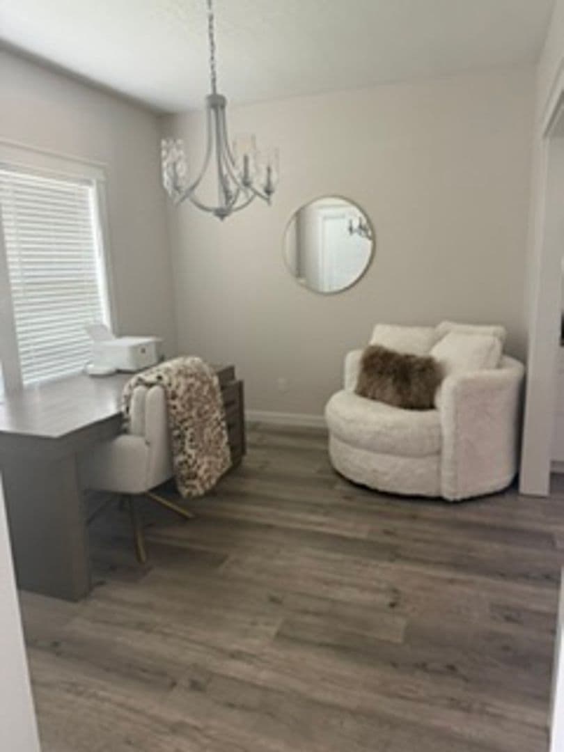 Meridian House: 1572 W. Loretta Street