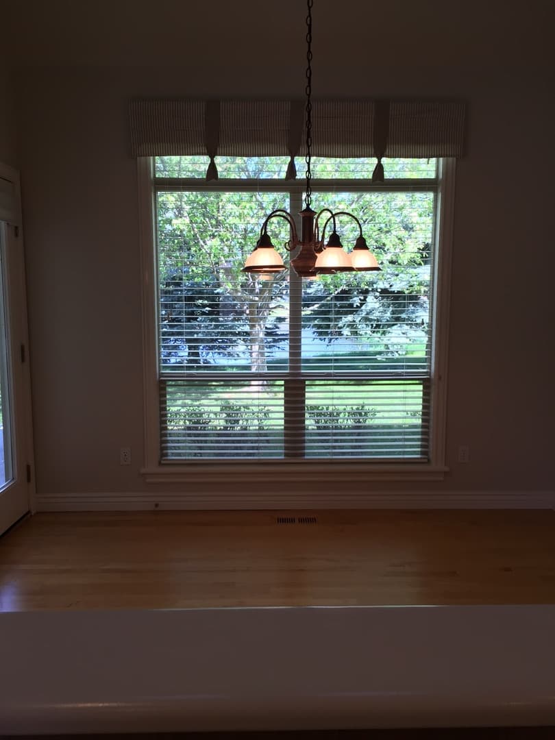 Eagle Apartment: 576 E. Riverchase Way