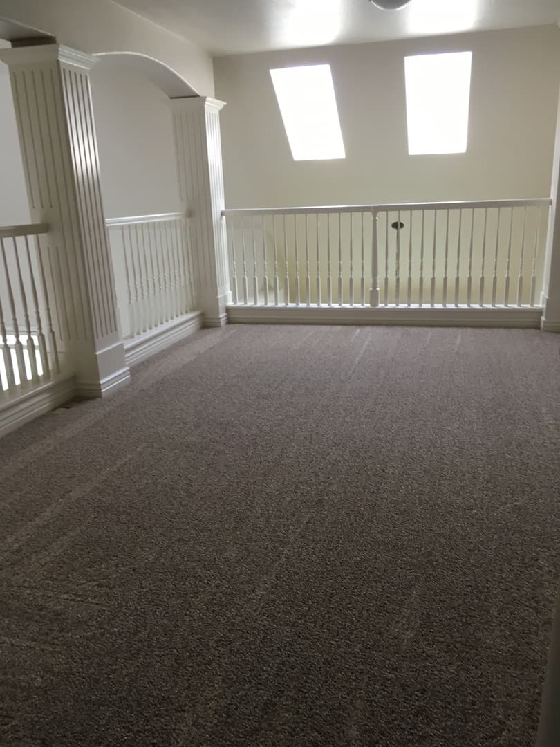 Eagle Apartment: 576 E. Riverchase Way