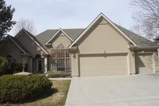 Eagle Apartment: 576 E. Riverchase Way