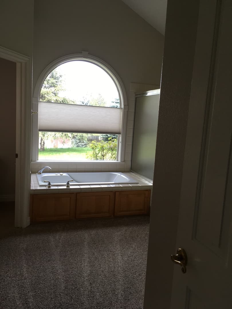 Eagle Apartment: 576 E. Riverchase Way