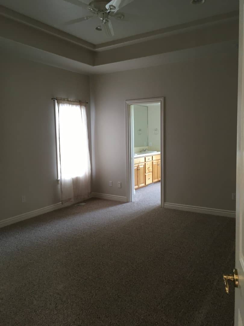 Eagle Apartment: 576 E. Riverchase Way