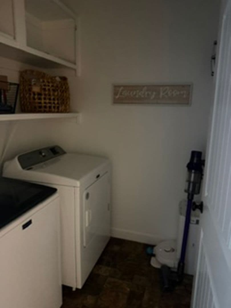 Meridian House: 1572 W. Loretta Street