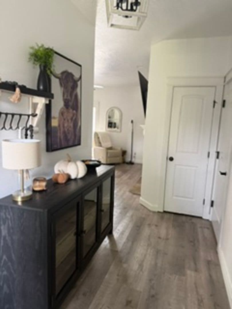 Meridian House: 1572 W. Loretta Street