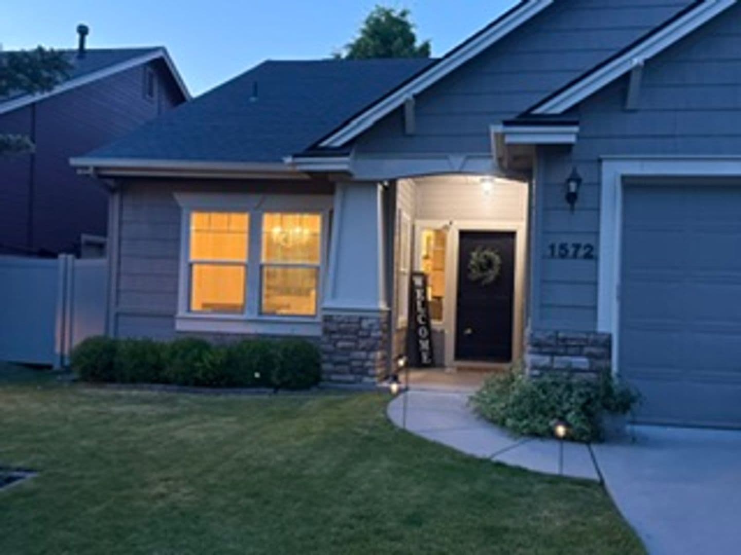Meridian House: 1572 W. Loretta Street