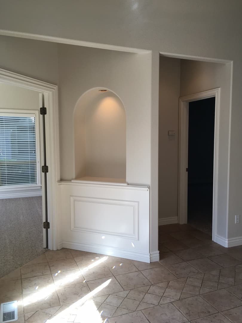 Eagle Apartment: 576 E. Riverchase Way