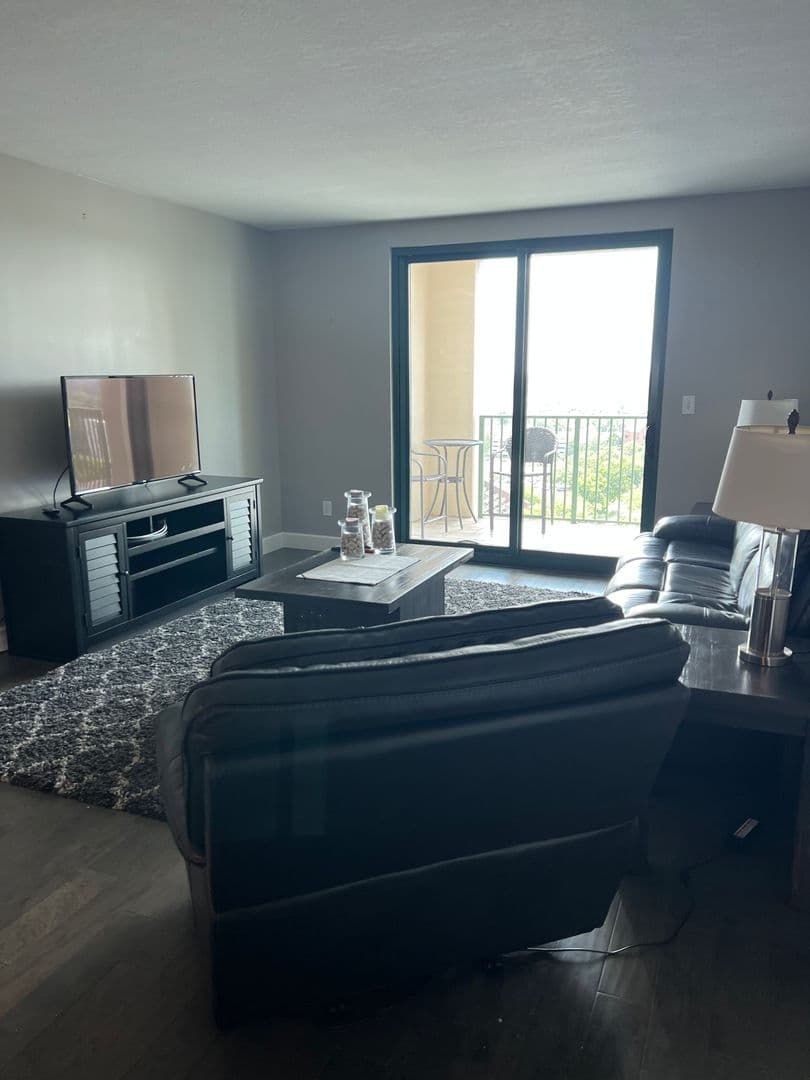 Tallahassee House: Plaza Tower 1407
