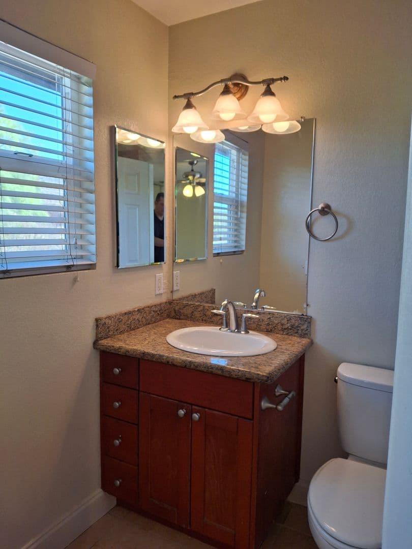 El Cajon Apartment: 1440 Oakdale #18