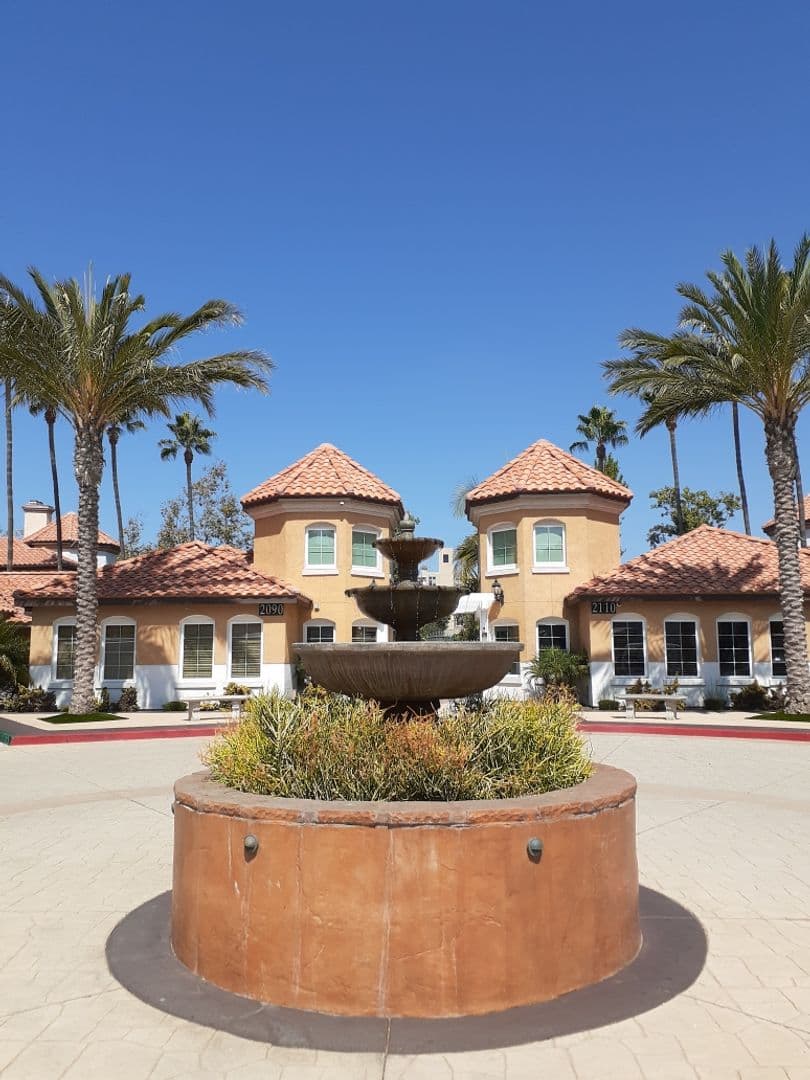 San Diego Apartment: 2050 Camino De La Reina #101