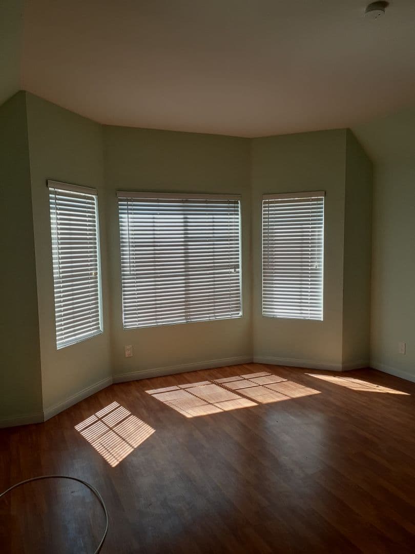 San Diego Apartment: 2050 Camino De La Reina #101