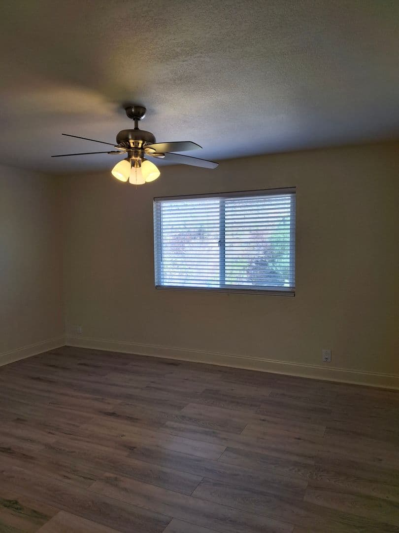 El Cajon Apartment: 1440 Oakdale #18
