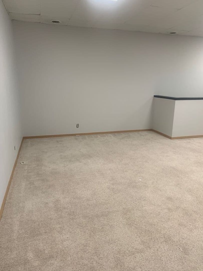 Adel Apartment: 903 Main Street