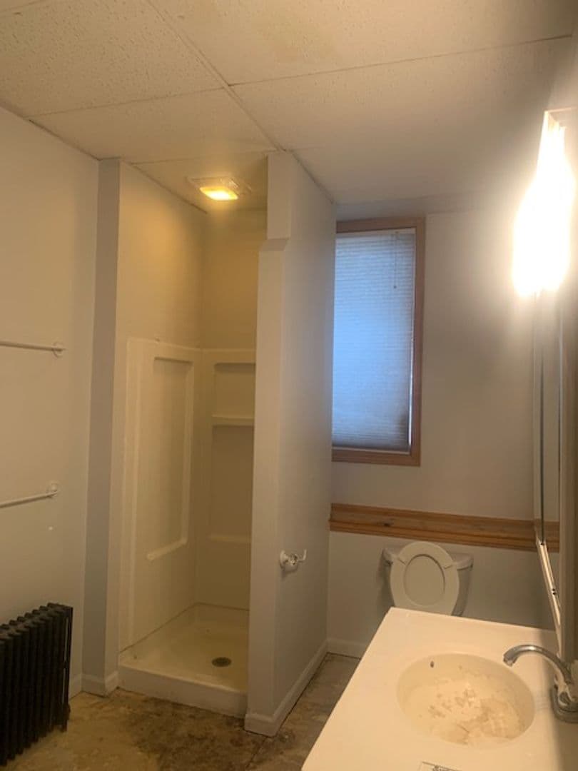Adel Apartment: 903 Main Street