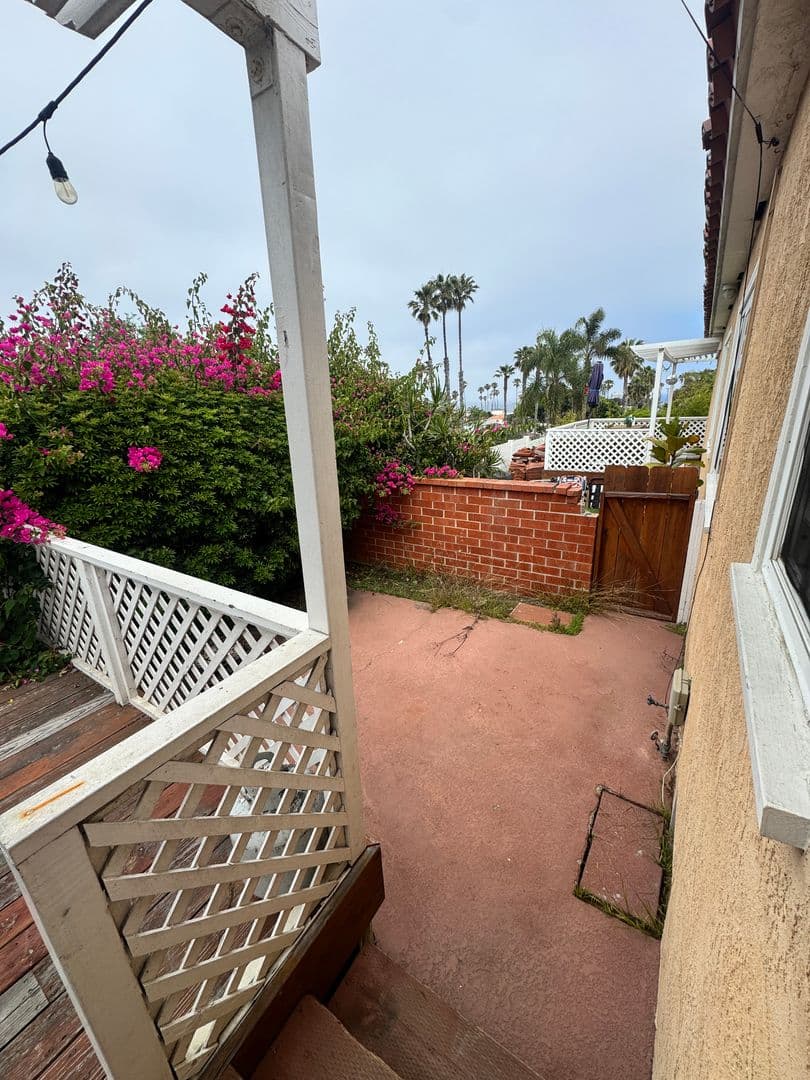 San Diego Apartment: 1558-1564 Ebers St