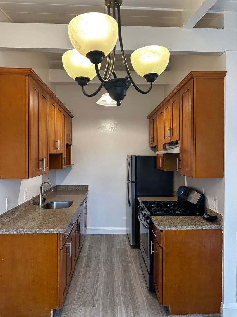 San Mateo Apartment: 410 Monte Diablo Avenue