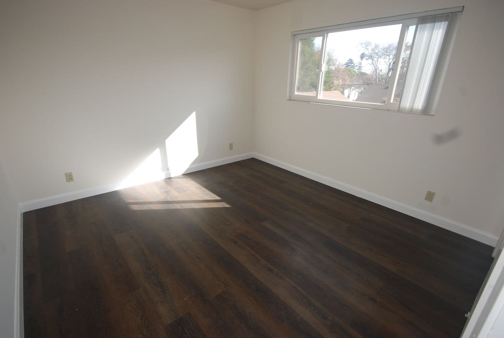San Mateo Apartment: 906 E. 4th Avenue