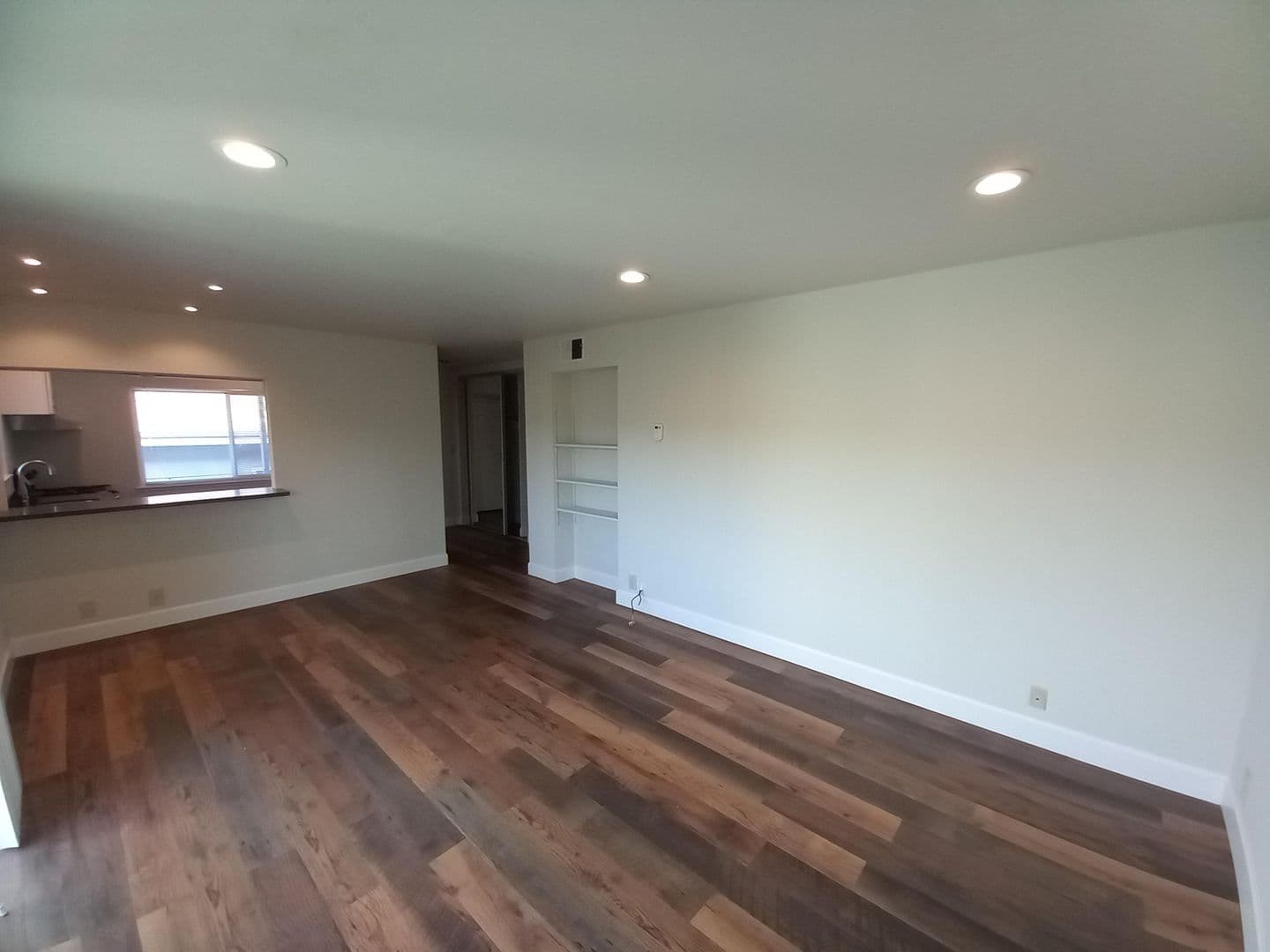 Burlingame Apartment: 1439 El Camino Real