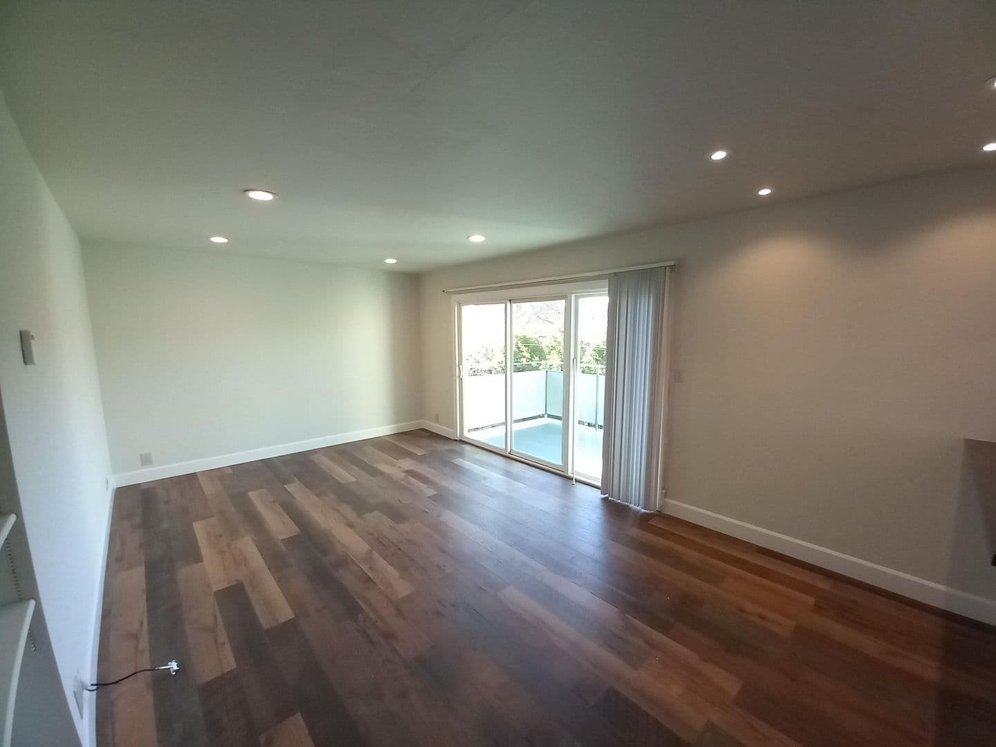 Burlingame Apartment: 1439 El Camino Real