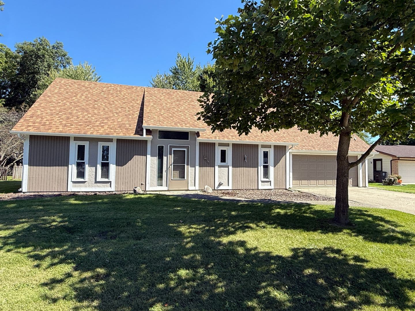 Fort Wayne House: 4734 Queensbury Dr.
