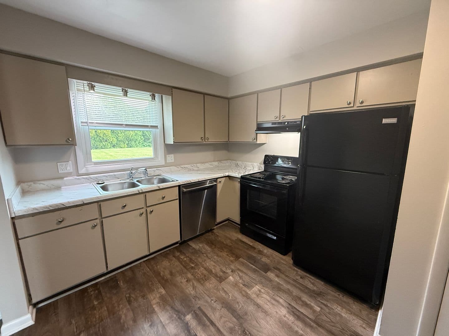 Fort Wayne House: 9612 Aboite Center Rd