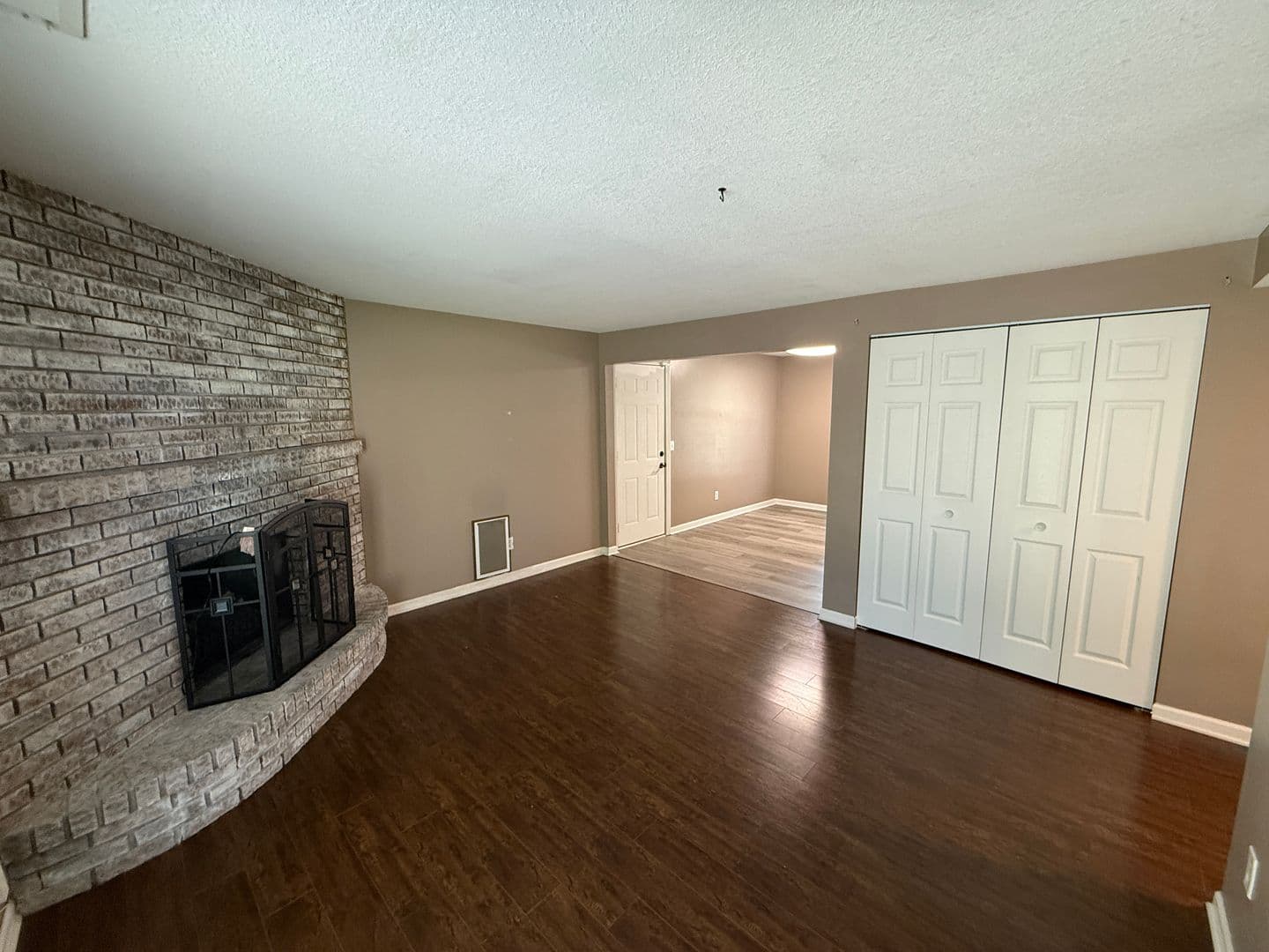 Fort Wayne House: 4734 Queensbury Dr.