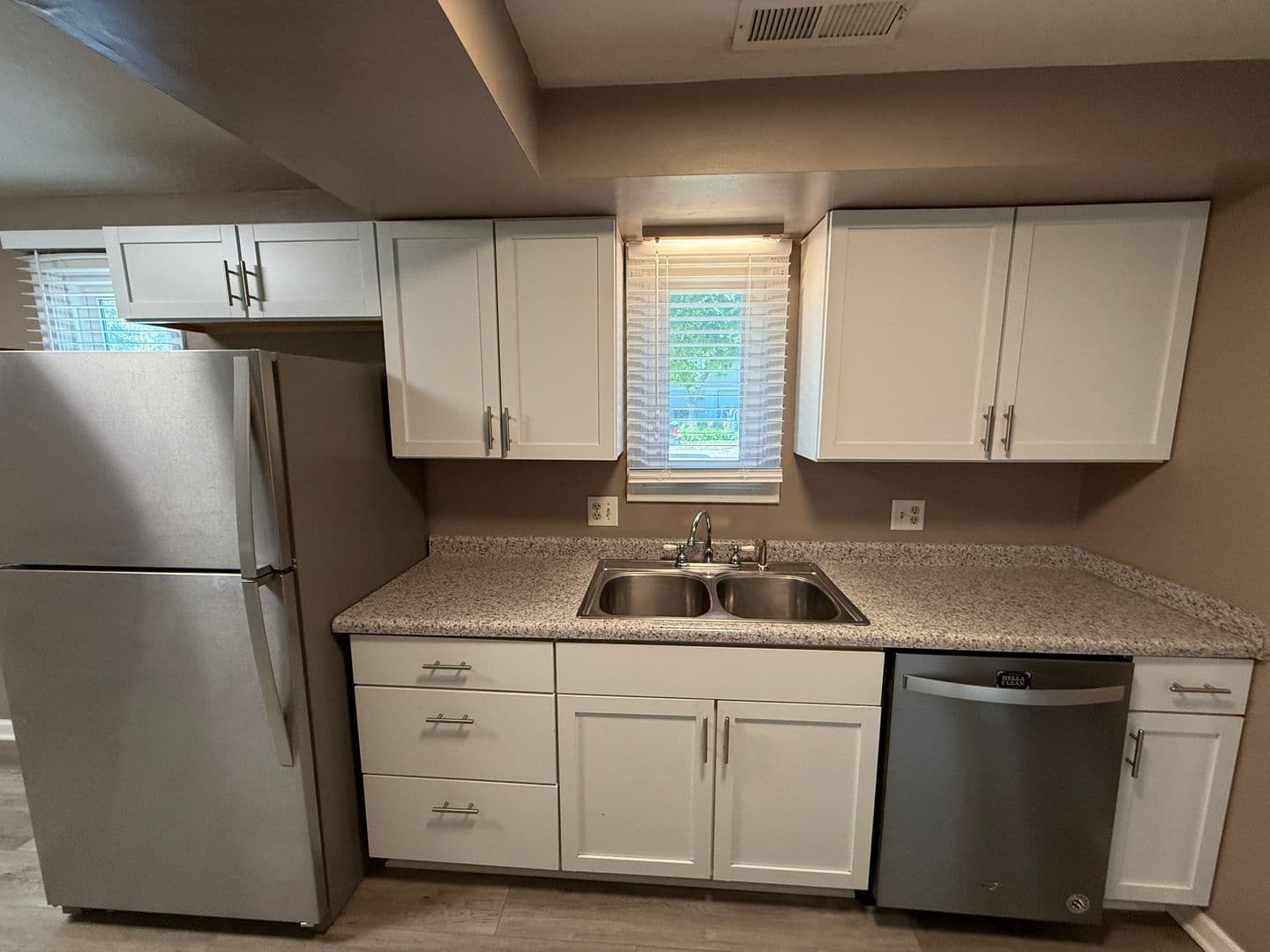 Fort Wayne House: 4734 Queensbury Dr.