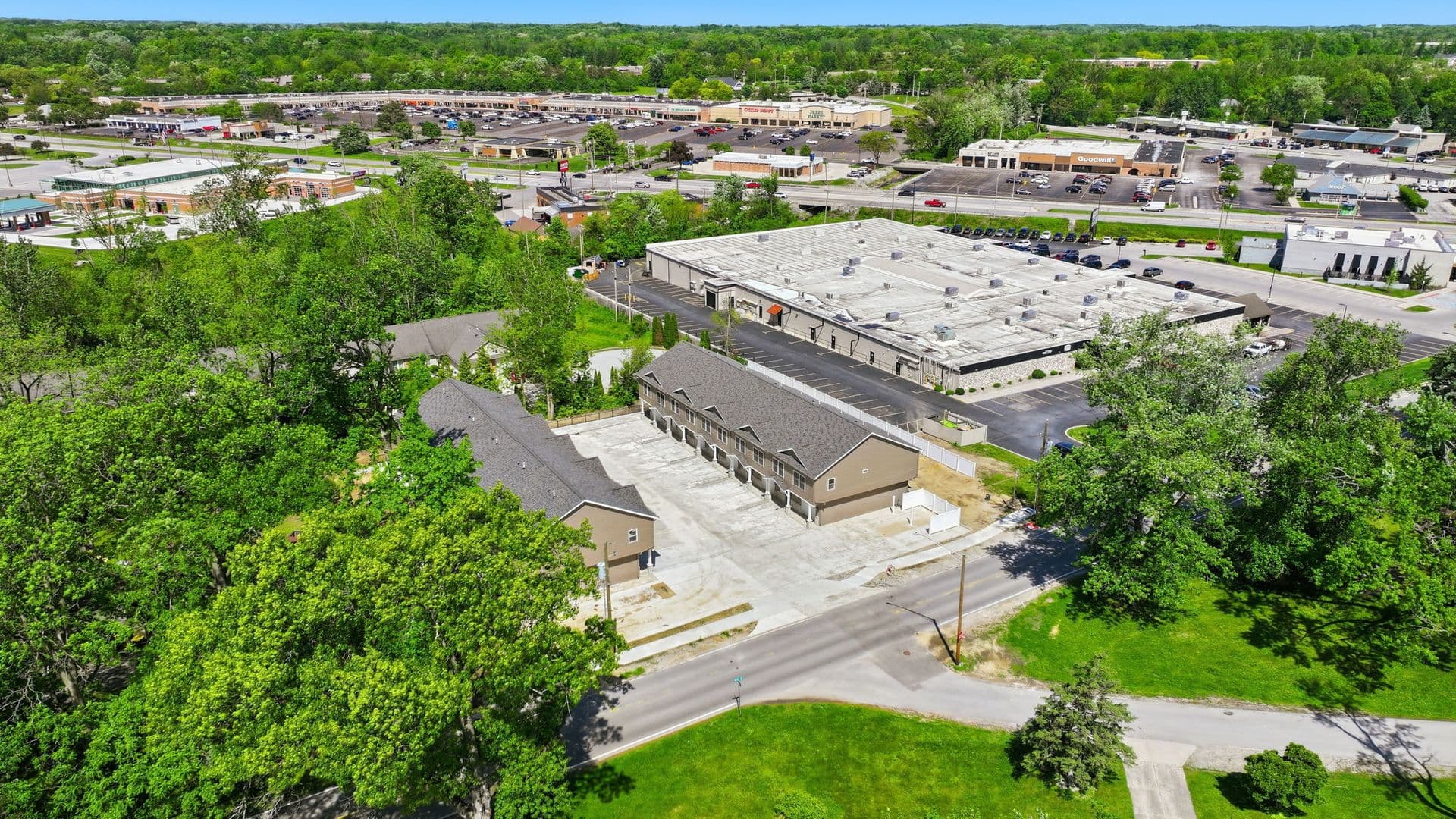 Fort Wayne Apartment: 2890 Getz Road