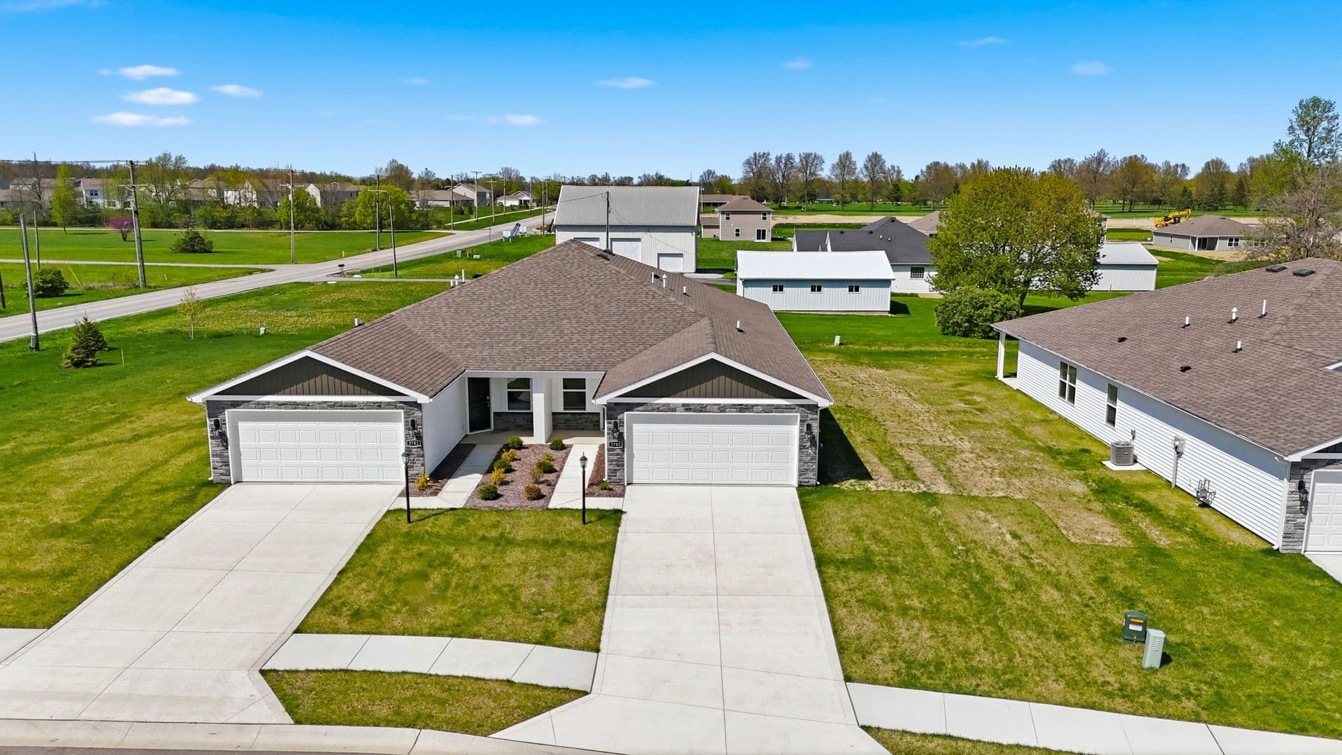 Fort Wayne Apartment: 3782 Thunderhawk Pass