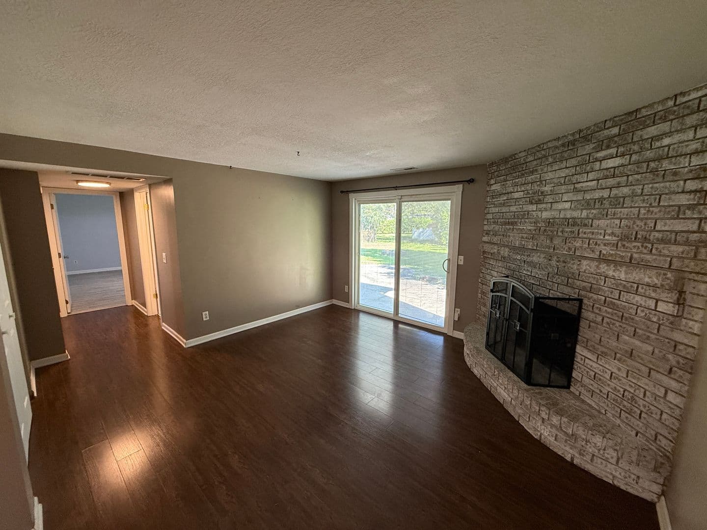 Fort Wayne House: 4734 Queensbury Dr.