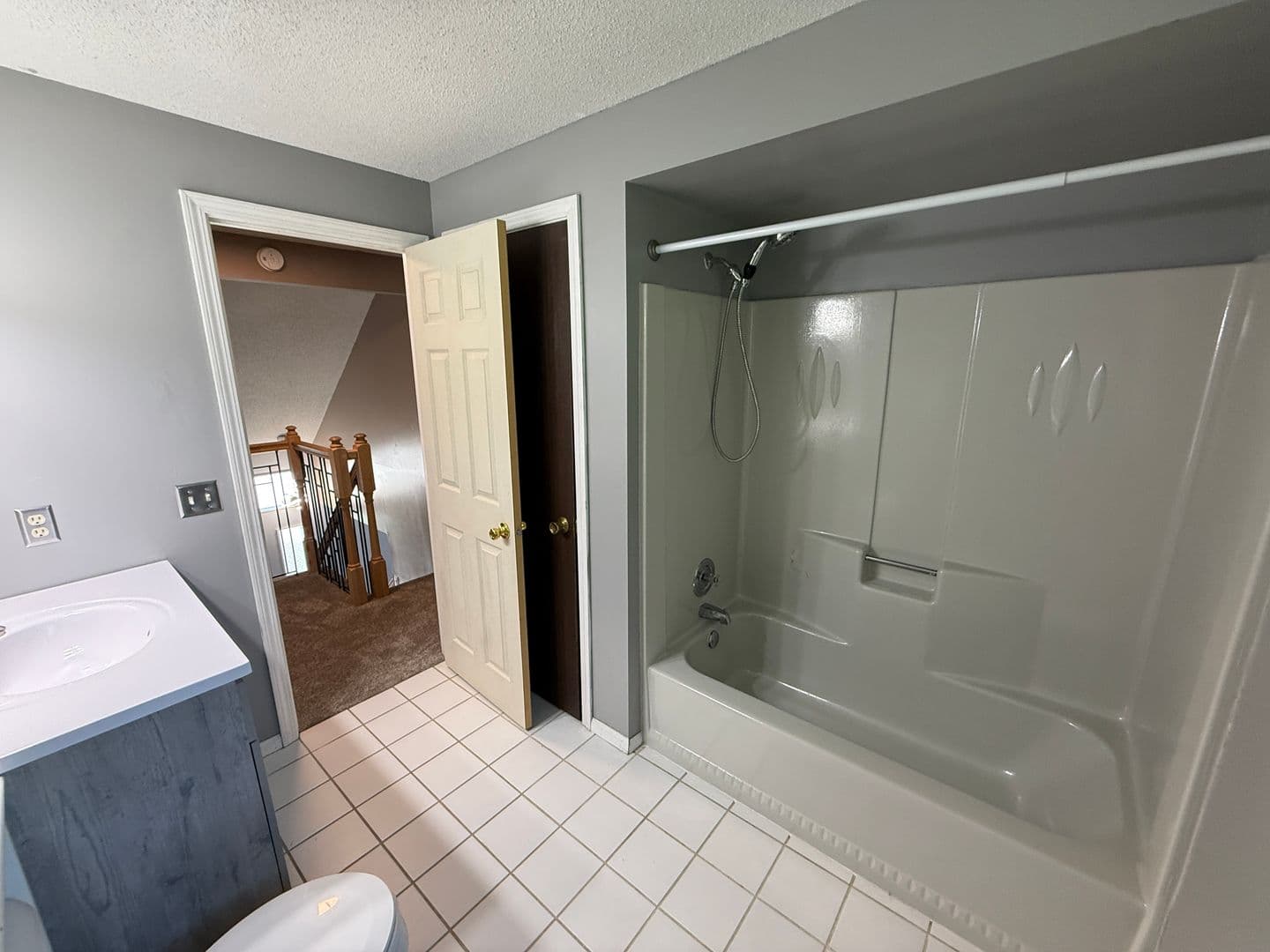 Fort Wayne House: 4734 Queensbury Dr.
