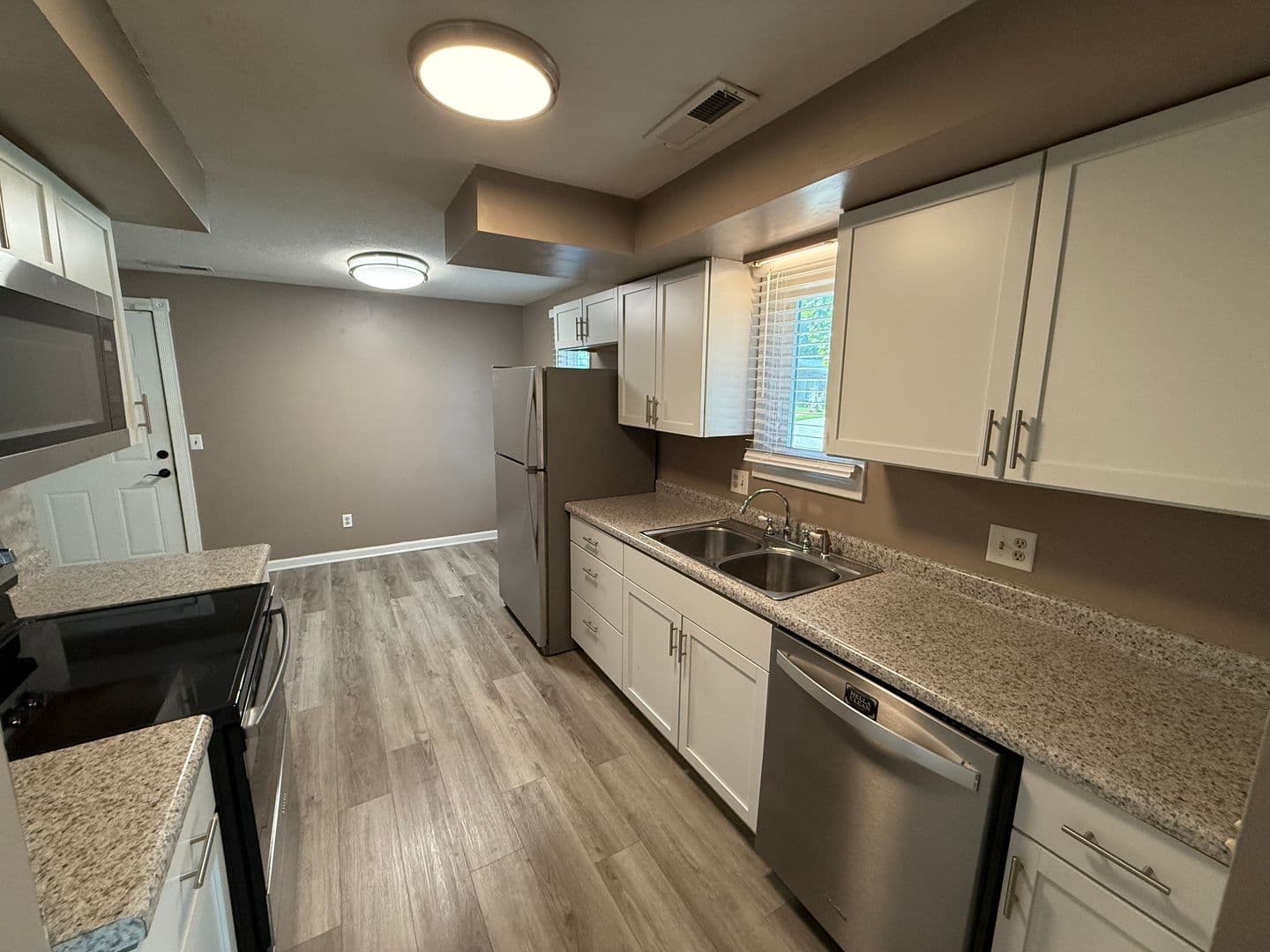 Fort Wayne House: 4734 Queensbury Dr.