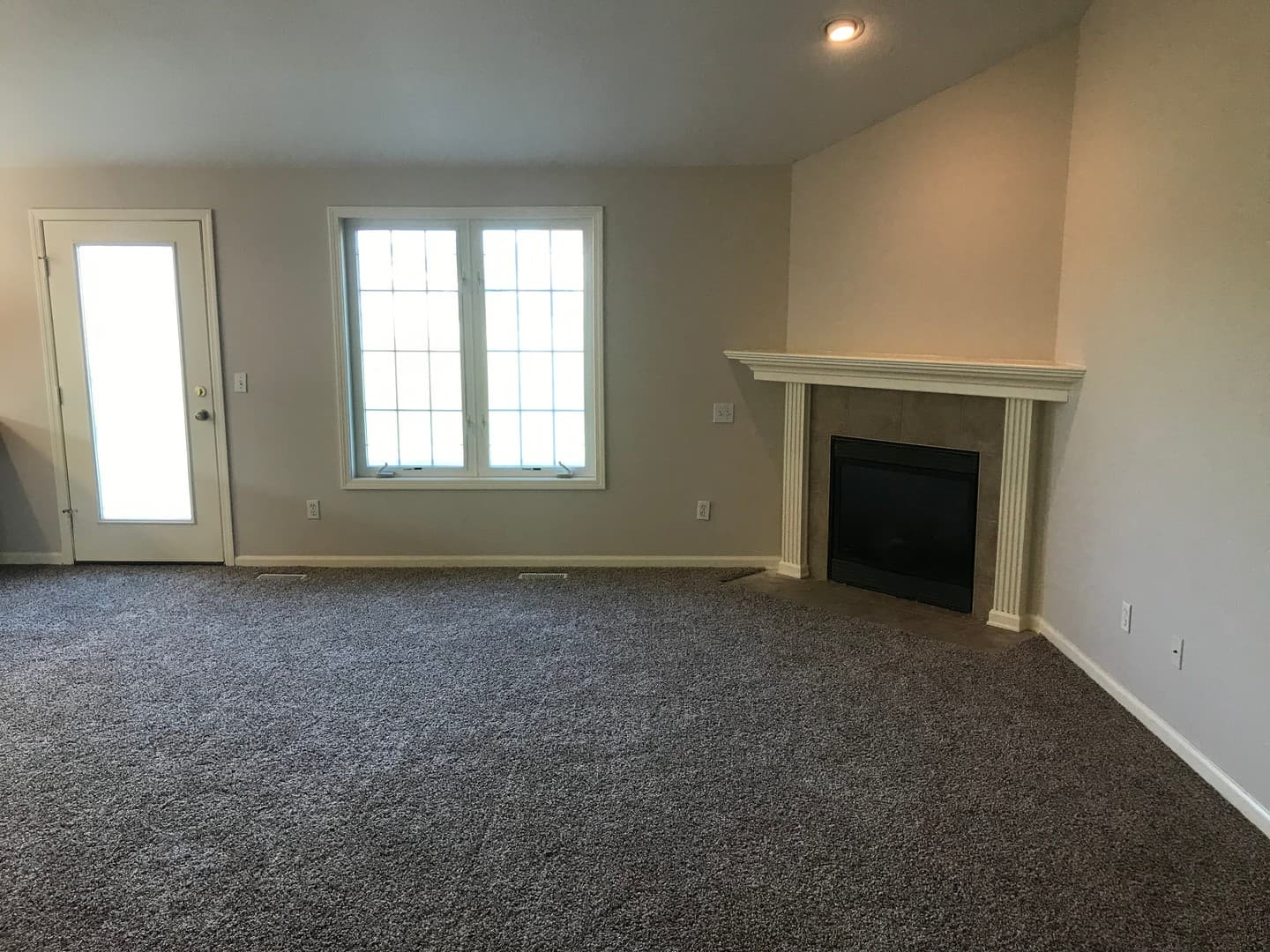 New Haven House: 1573 Sunpointe Cove