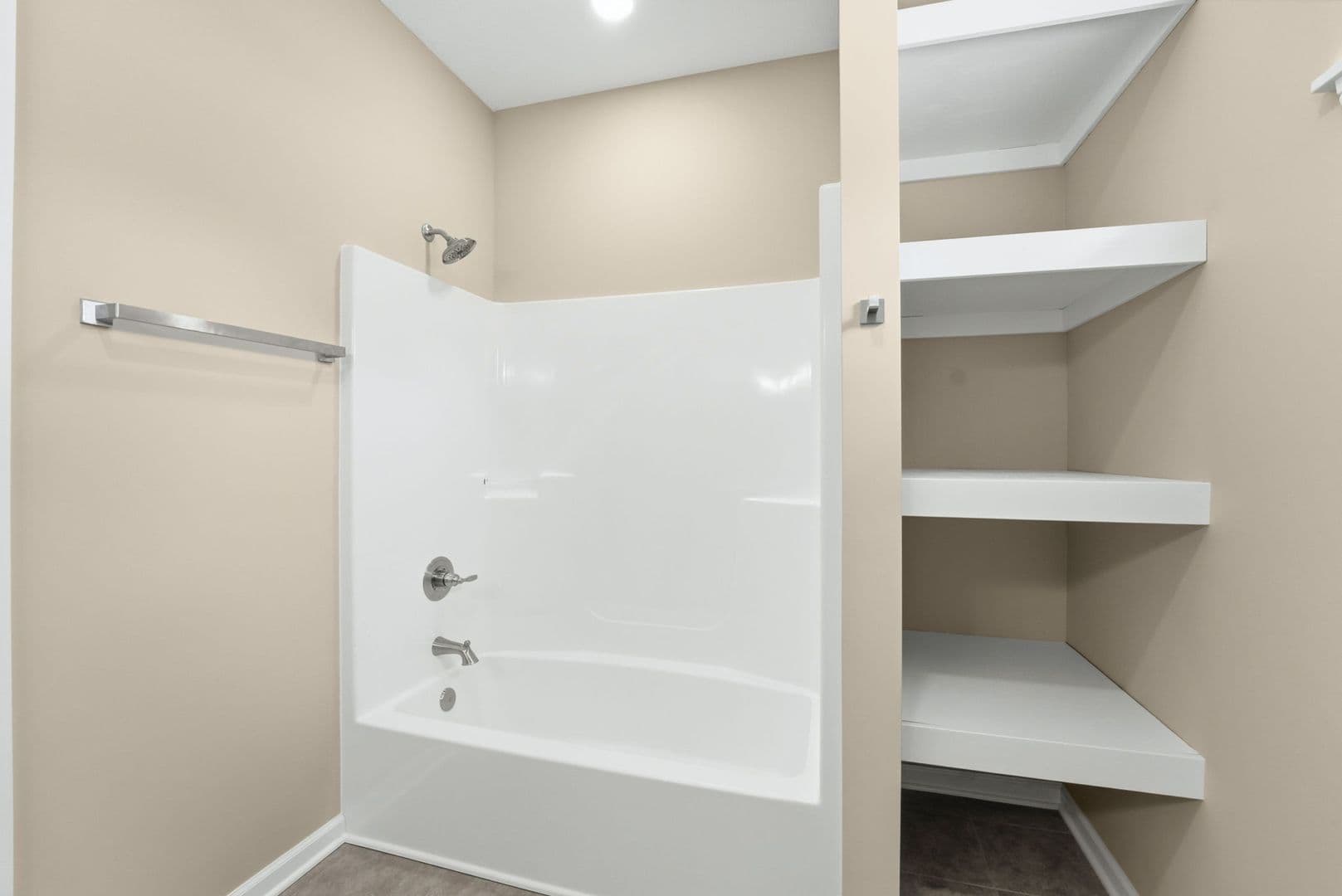 Fort Wayne Apartment: 2890 Getz Road