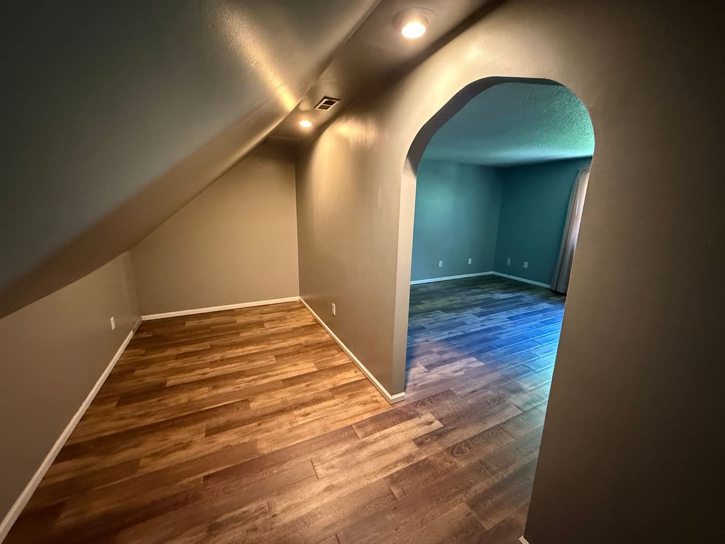 Fort Wayne House: 4734 Queensbury Dr.