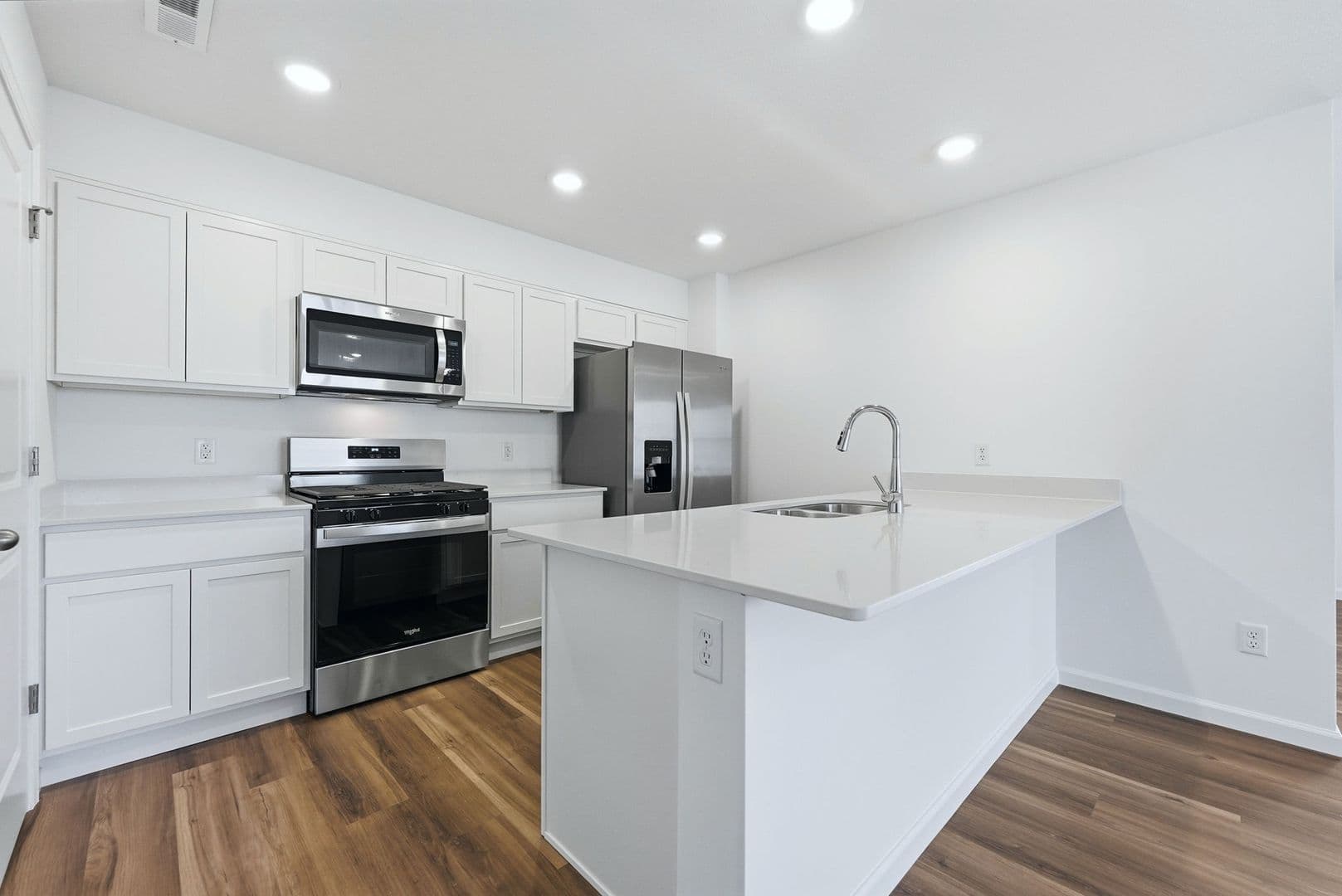 Fort Wayne Apartment: 3782 Thunderhawk Pass