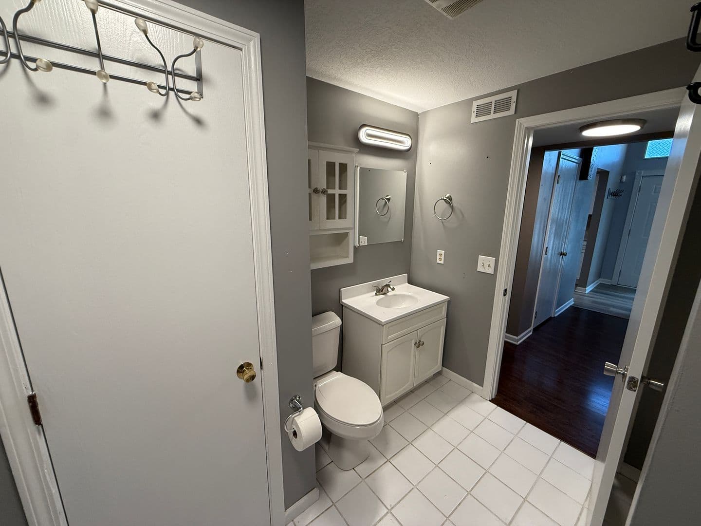 Fort Wayne House: 4734 Queensbury Dr.