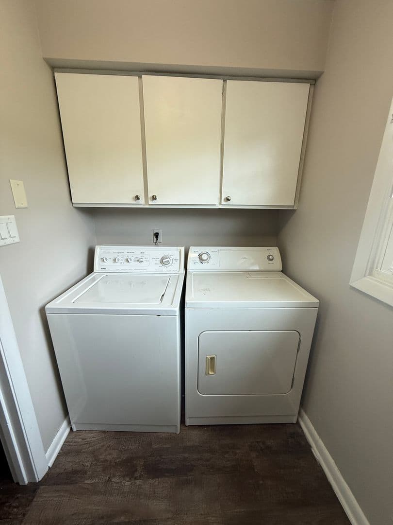 Fort Wayne House: 9612 Aboite Center Rd