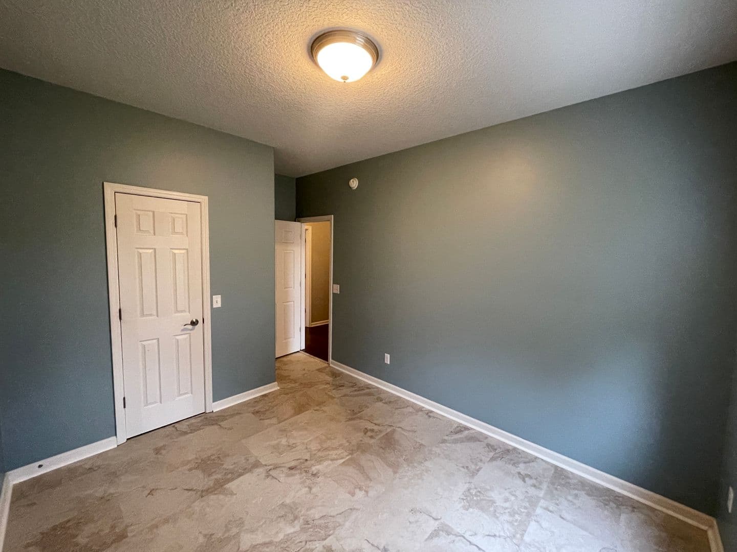 Roanoke House: 11035 Constantia Cove