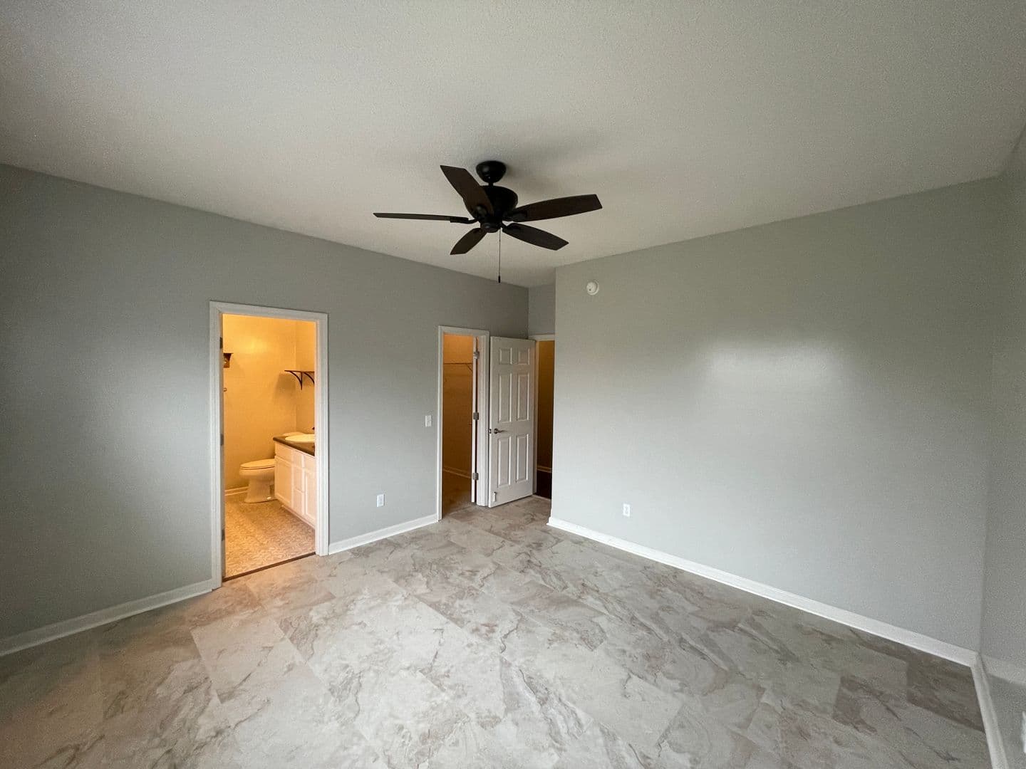 Roanoke House: 11035 Constantia Cove