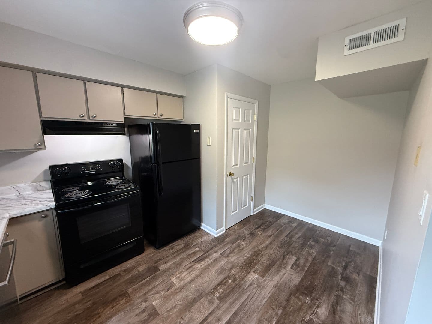 Fort Wayne House: 9612 Aboite Center Rd