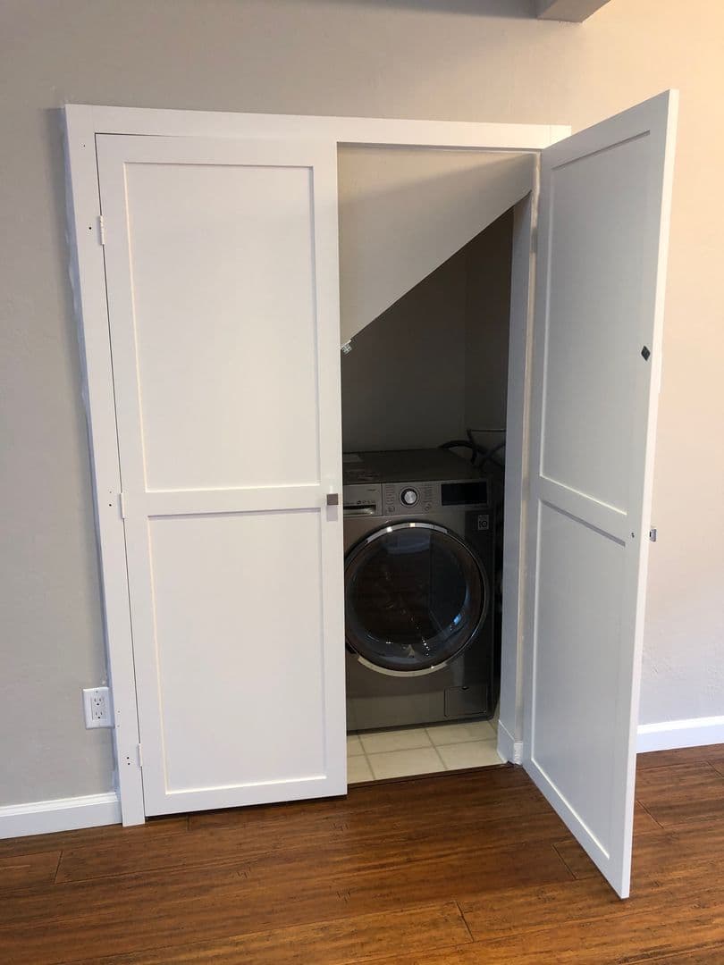 Sunnyvale Apartment: 1674 Hollenbeck Avenue