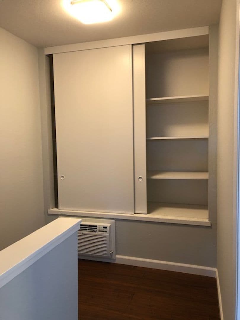 Sunnyvale Apartment: 1674 Hollenbeck Avenue