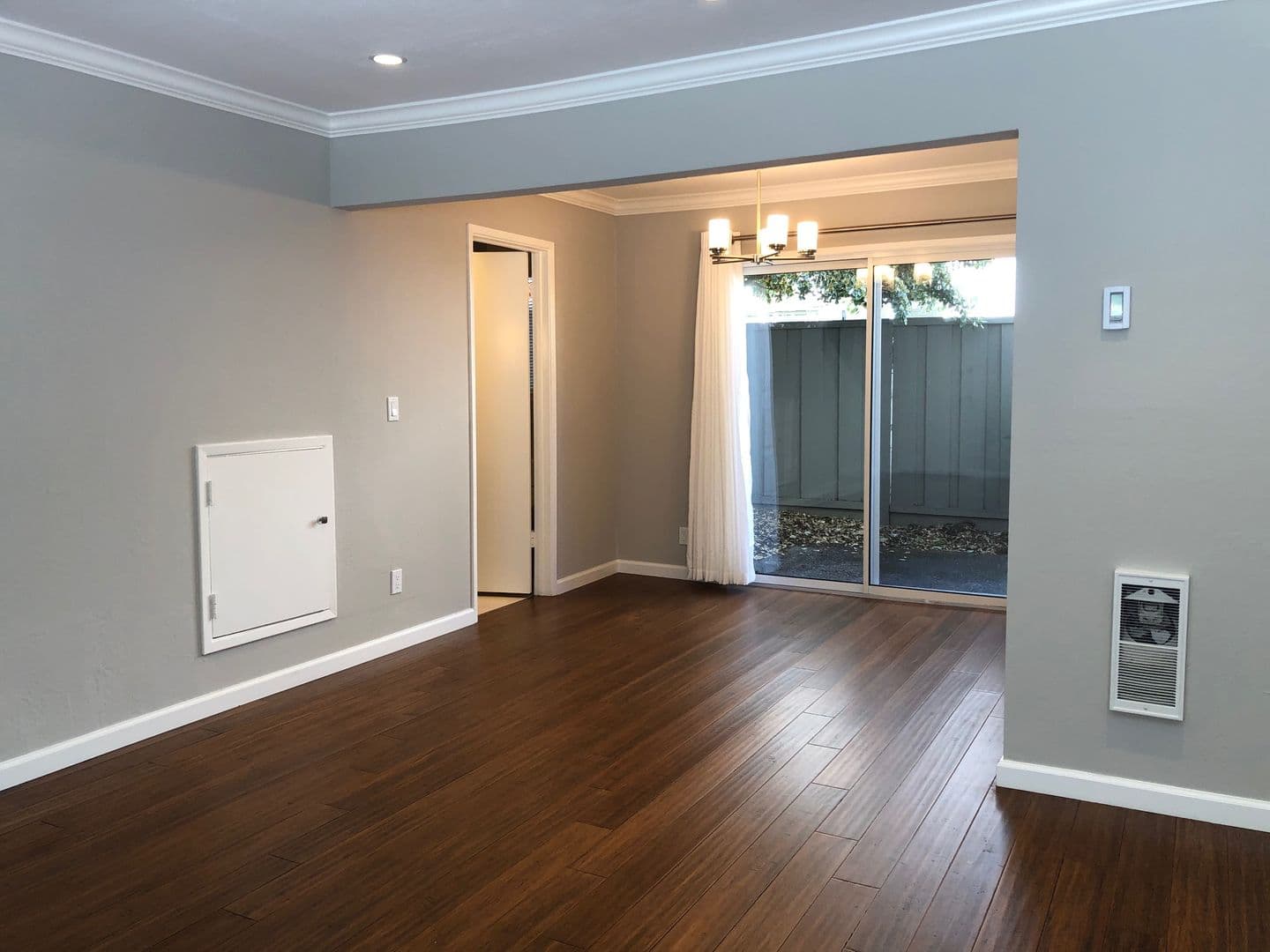Sunnyvale Apartment: 1674 Hollenbeck Avenue