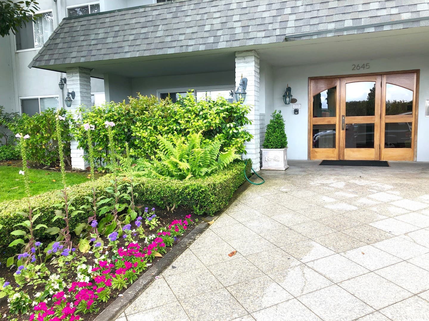 Mountain View Apartment: 2645 California Street