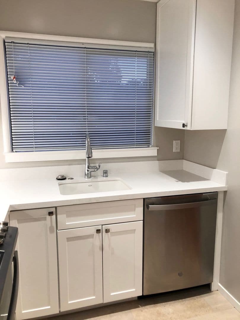Menlo Park Apartment: 1041 Laurel Street