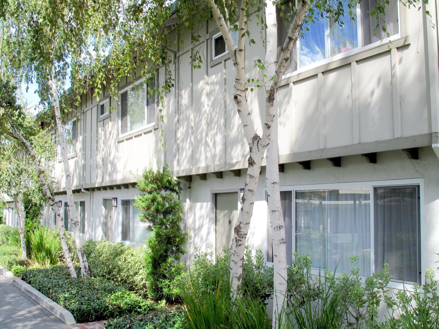 Sunnyvale Apartment: 1674 Hollenbeck Avenue
