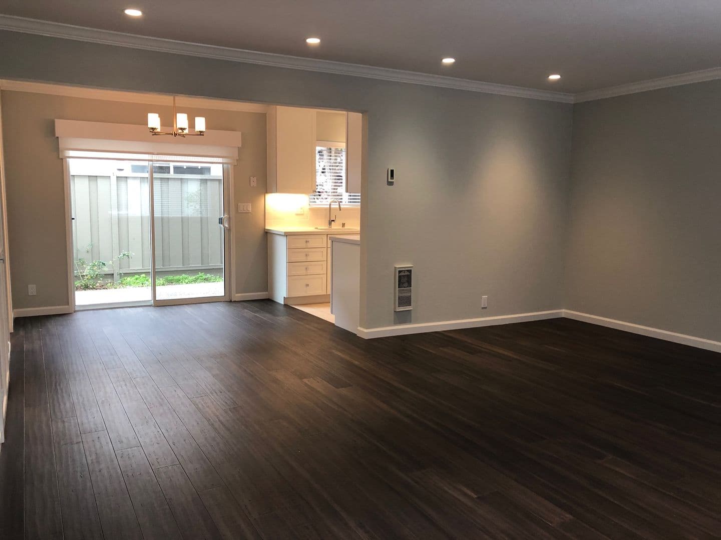 Sunnyvale Apartment: 1674 Hollenbeck Avenue