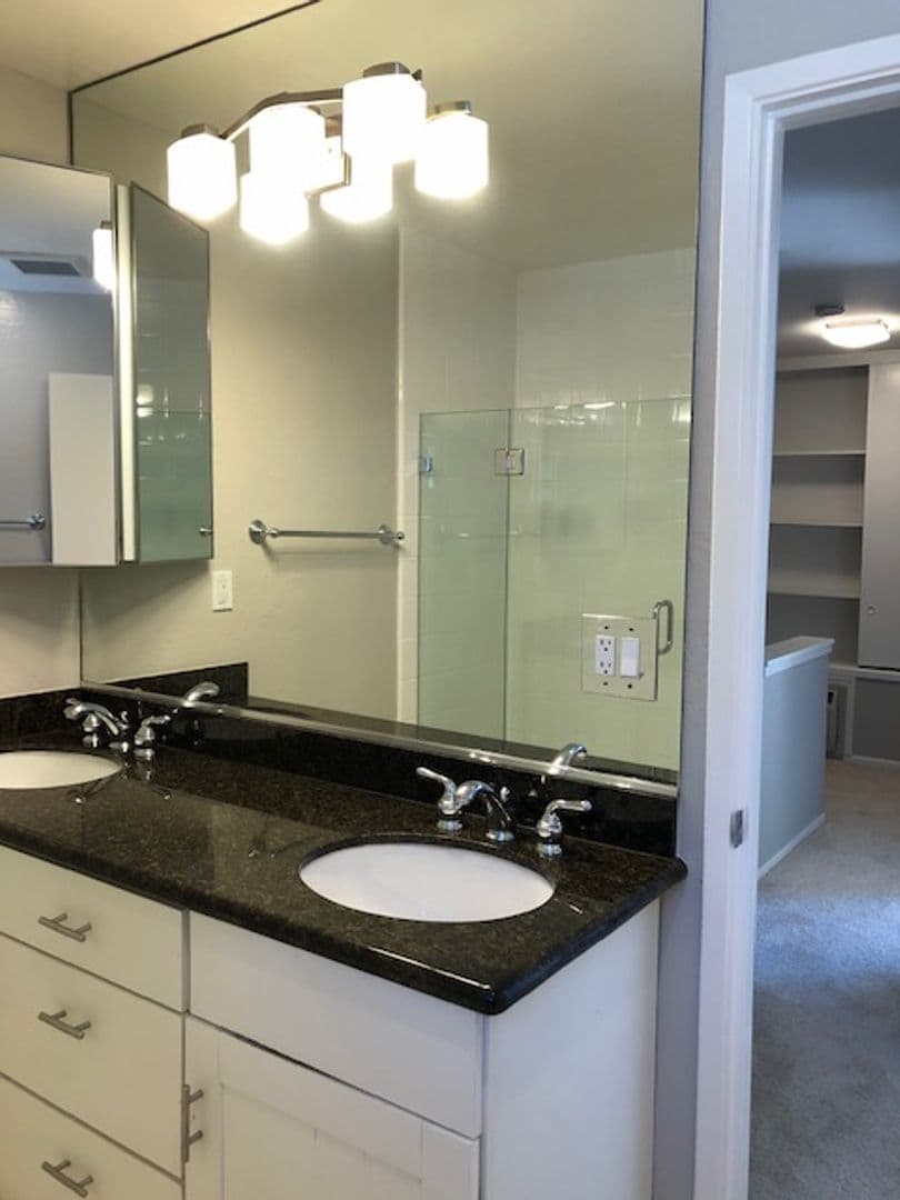 Sunnyvale Apartment: 1674 Hollenbeck Avenue