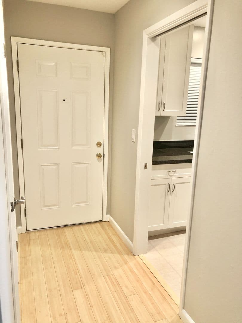 Menlo Park Apartment: 1010 Noel Drive